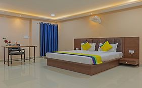 Itsy Hotels Kashi Grand, Bhu